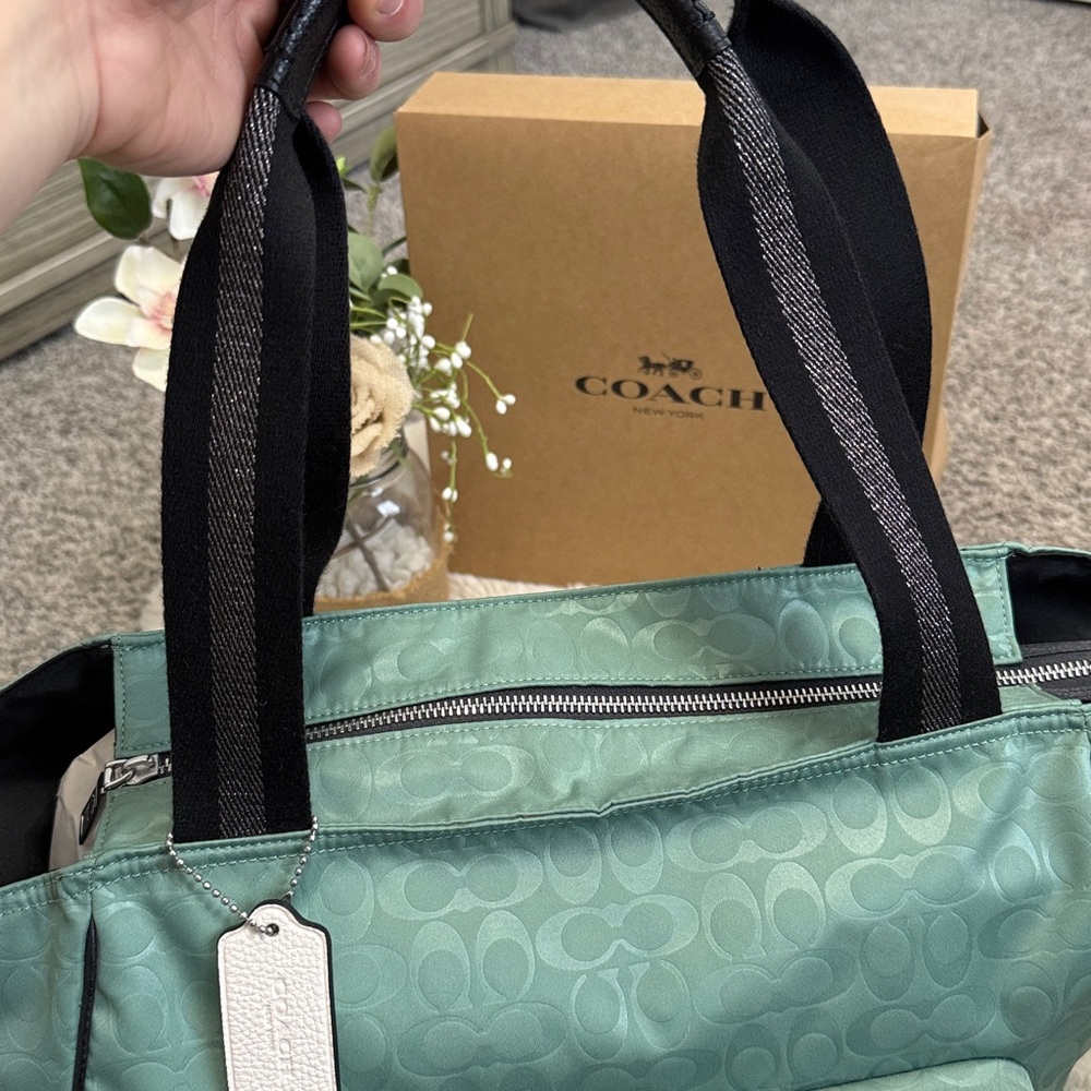 ✨ Coach Washed Green Court Tote In Colorblock Signature Nylon✨ - Picture 13 of 16